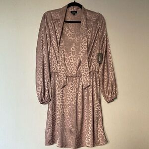 NWT Tacera Satin Leopard Print Tie Neck Long Sleeve Dress M